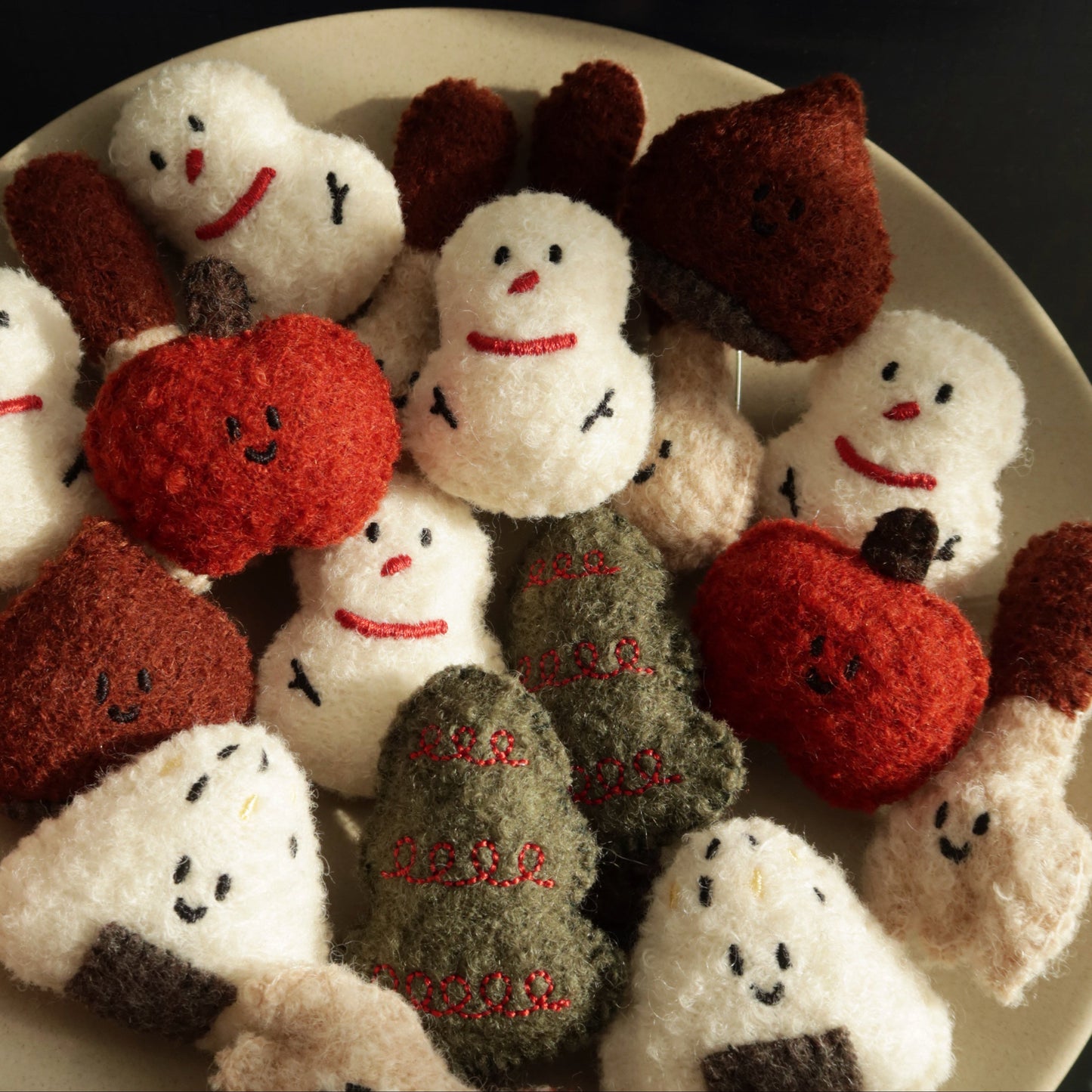 Daily White | Onigiri Woollen Brooch